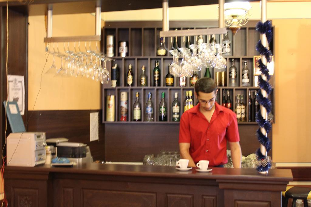 Family Hotel At Renaissance Square Plovdiv Ngoại thất bức ảnh