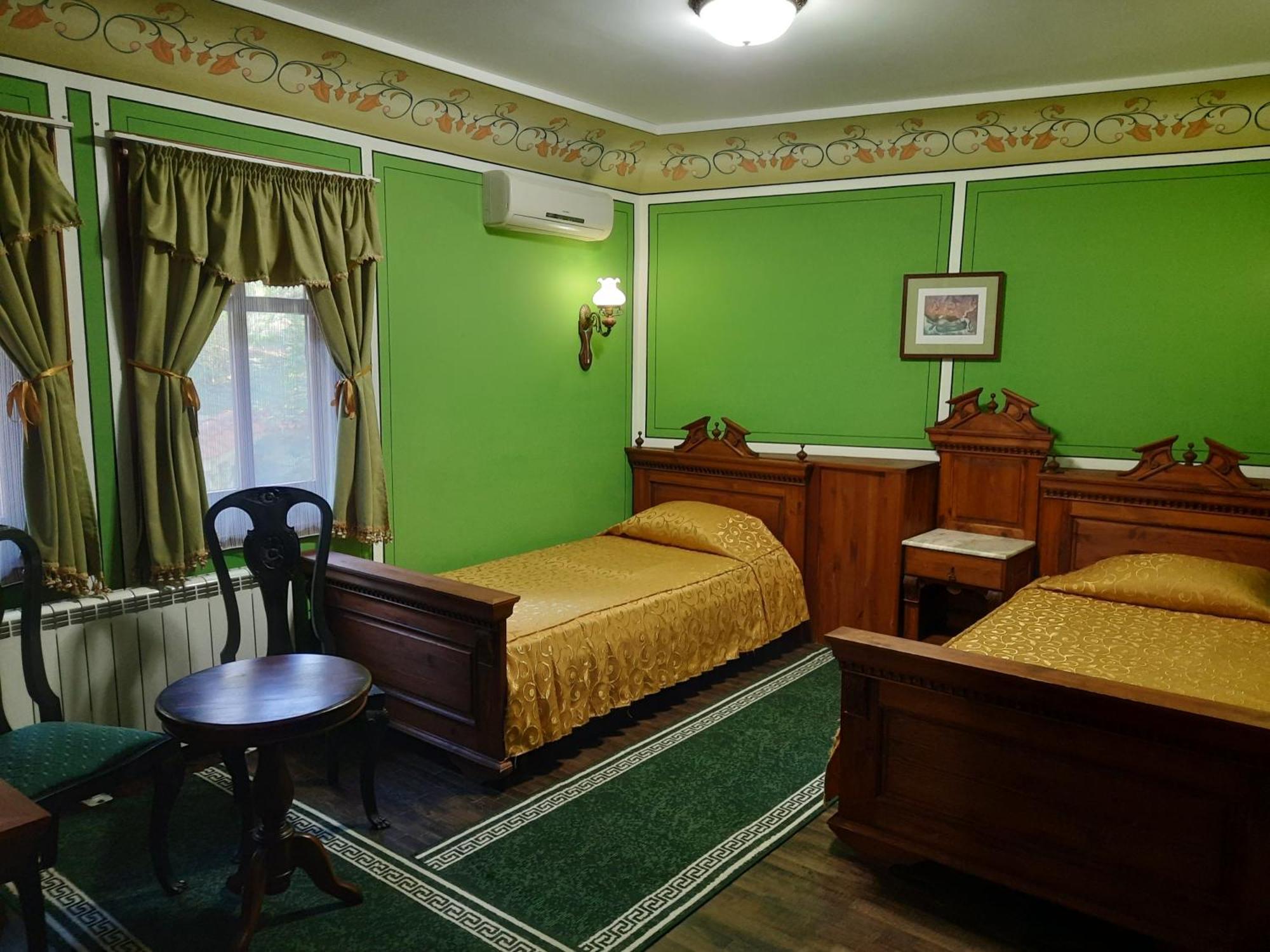 Family Hotel At Renaissance Square Plovdiv Ngoại thất bức ảnh