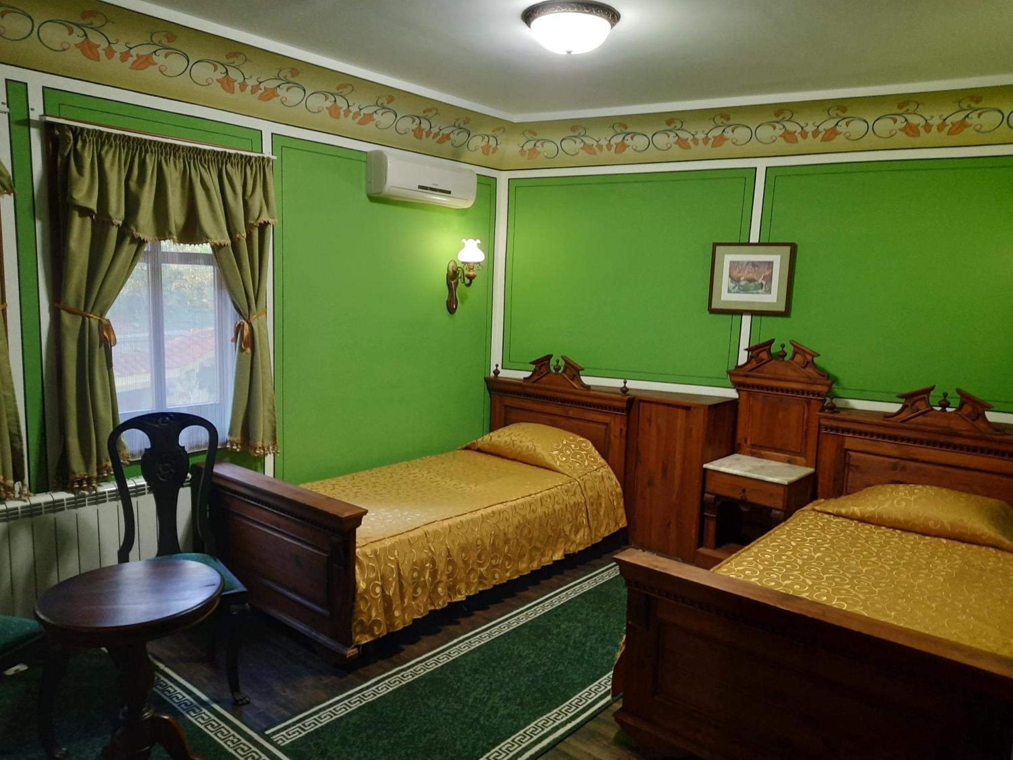 Family Hotel At Renaissance Square Plovdiv Ngoại thất bức ảnh