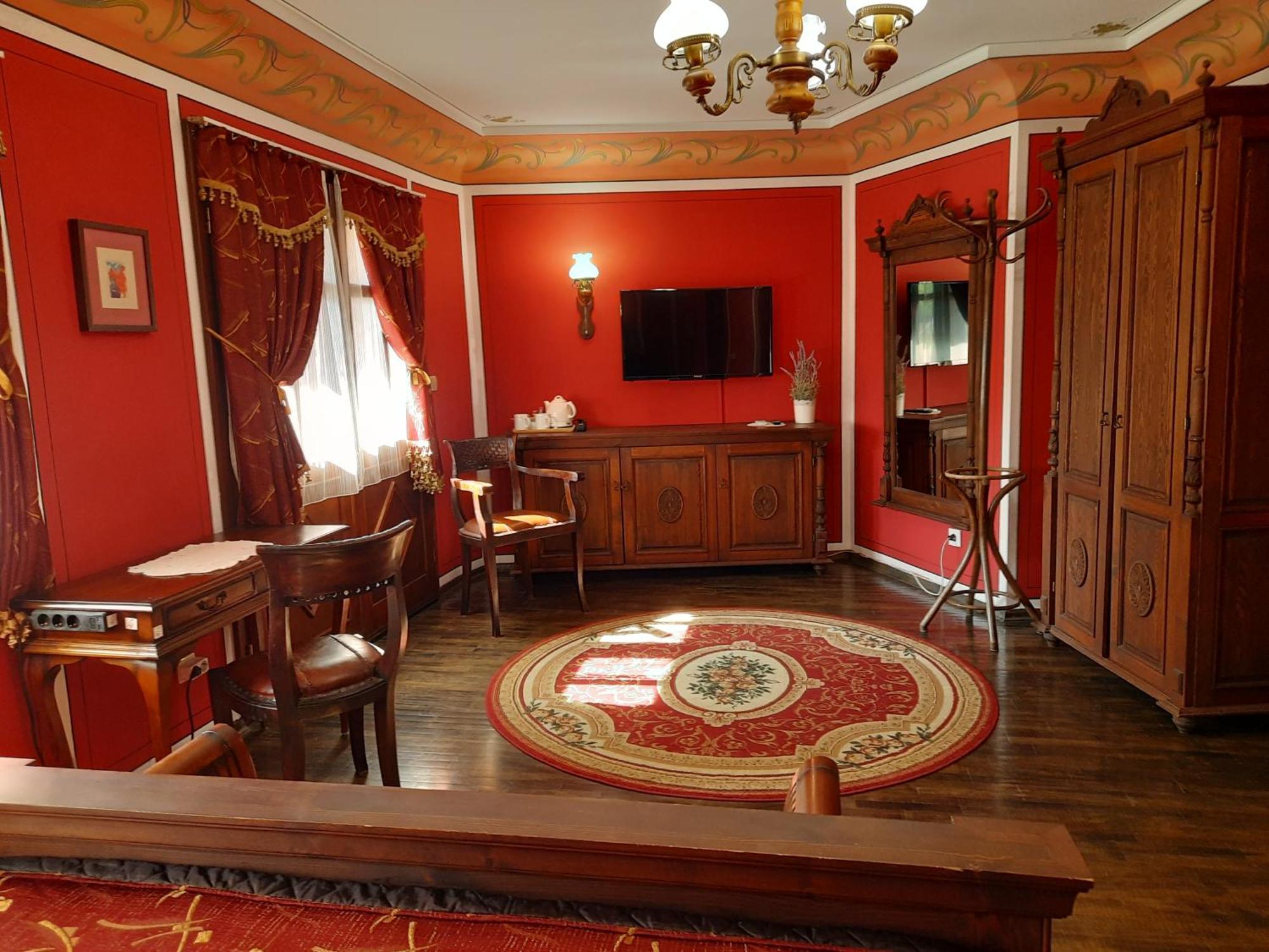 Family Hotel At Renaissance Square Plovdiv Ngoại thất bức ảnh
