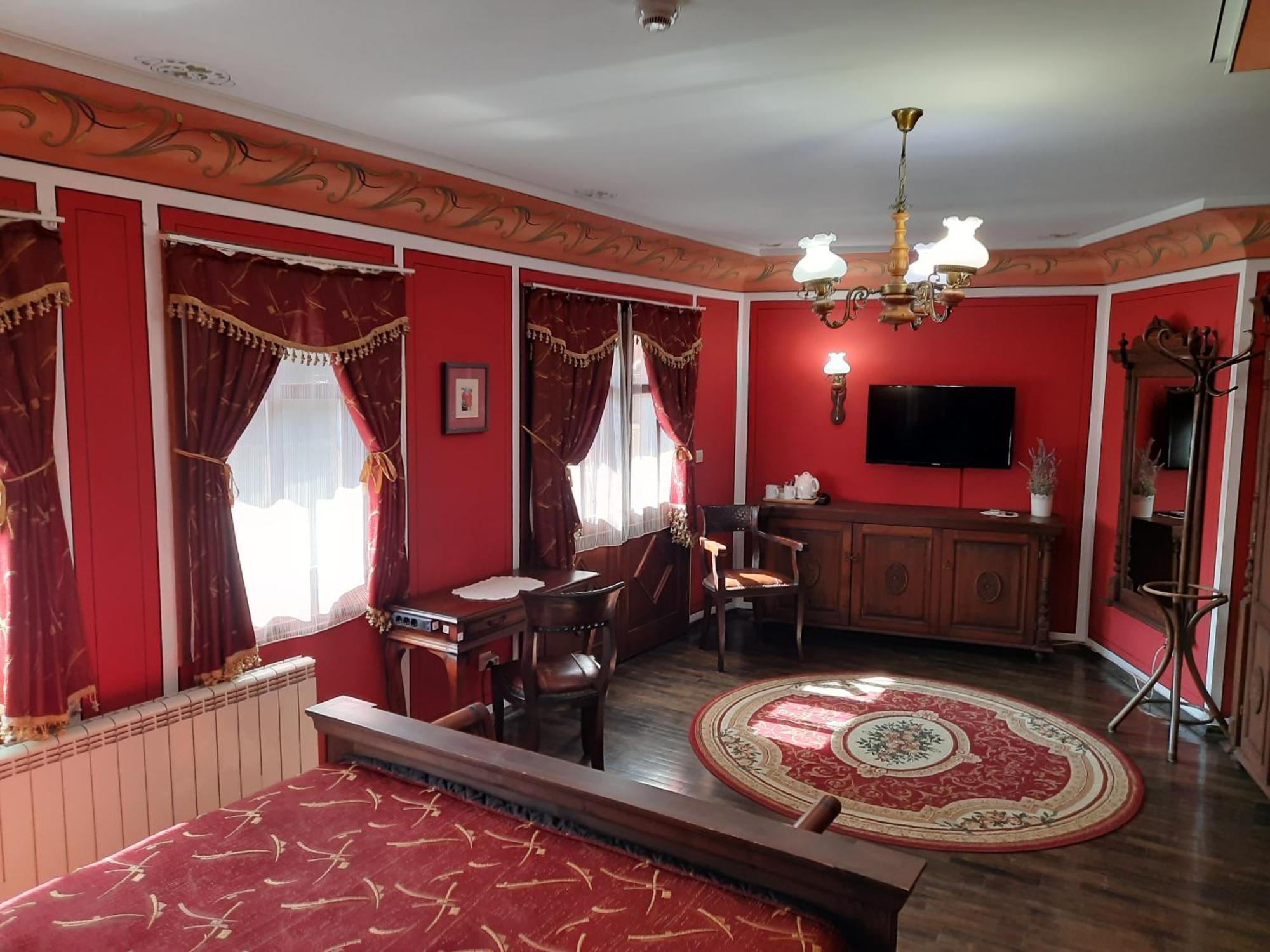 Family Hotel At Renaissance Square Plovdiv Ngoại thất bức ảnh