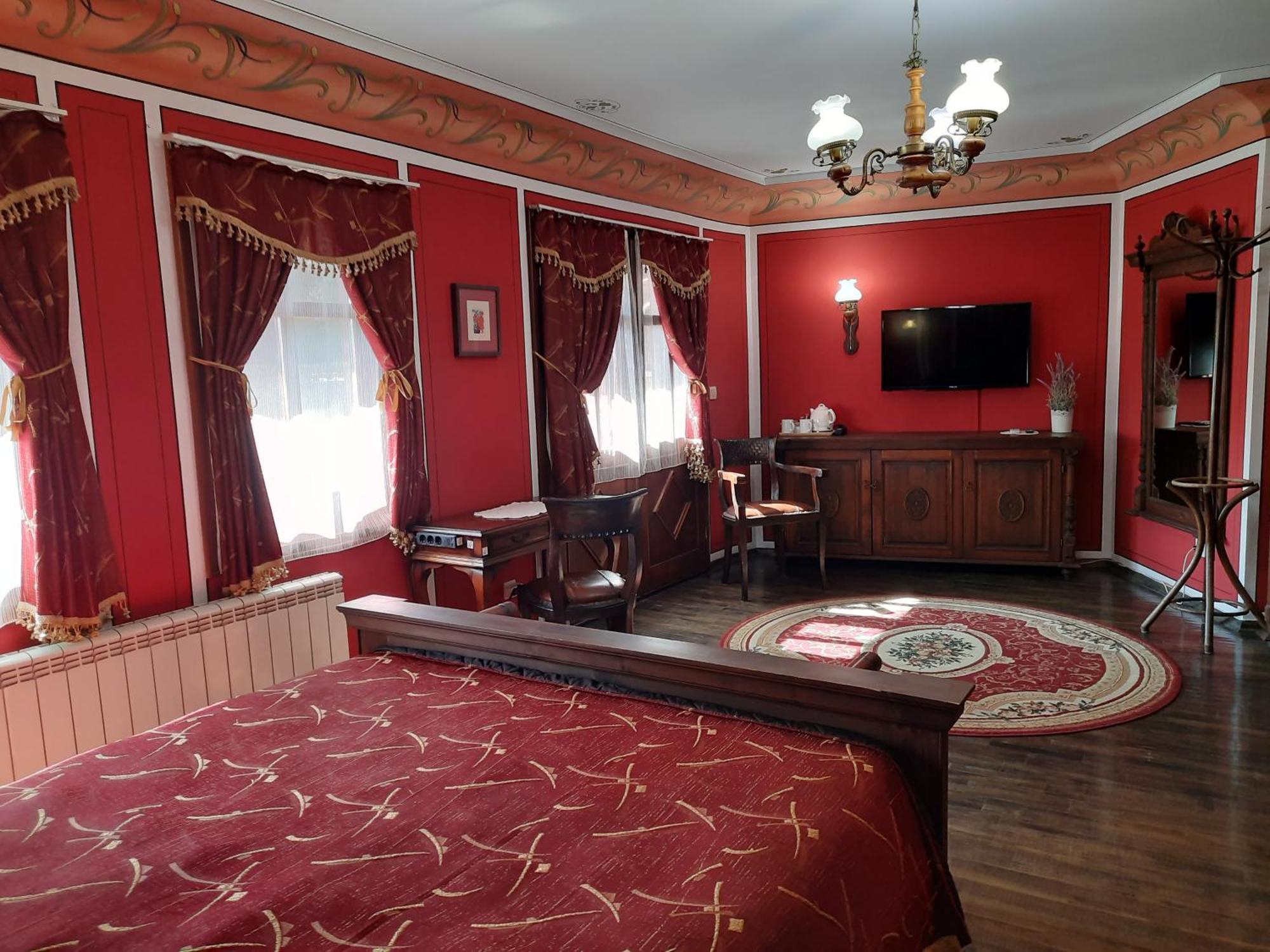 Family Hotel At Renaissance Square Plovdiv Ngoại thất bức ảnh
