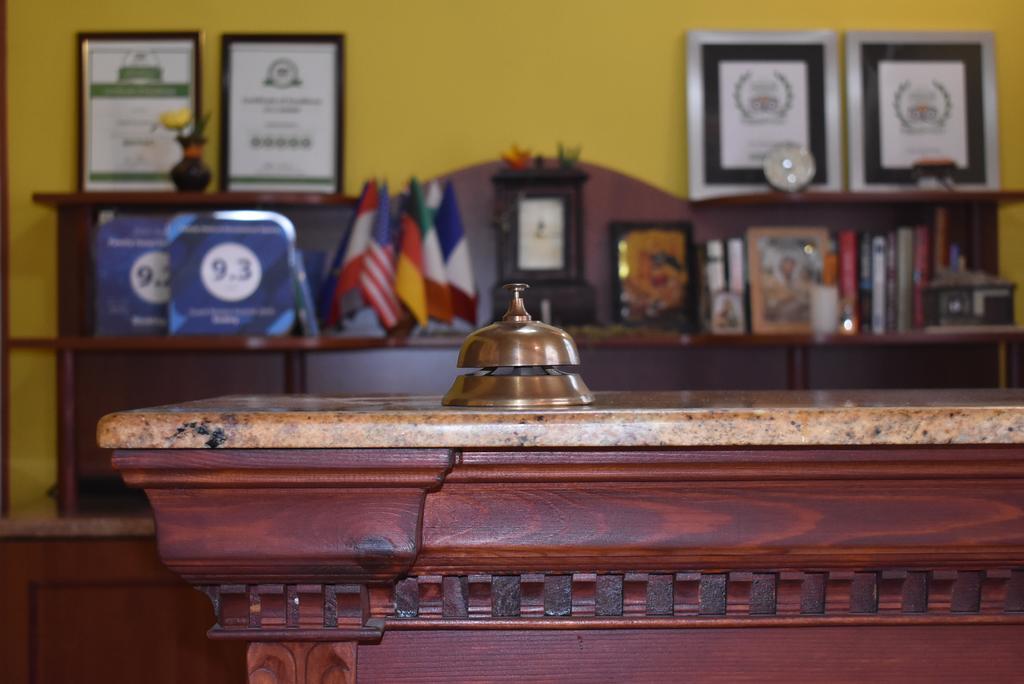 Family Hotel At Renaissance Square Plovdiv Ngoại thất bức ảnh